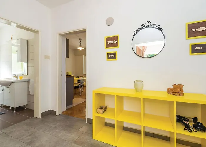 Lovely In With Wifi Appartement Banjol
