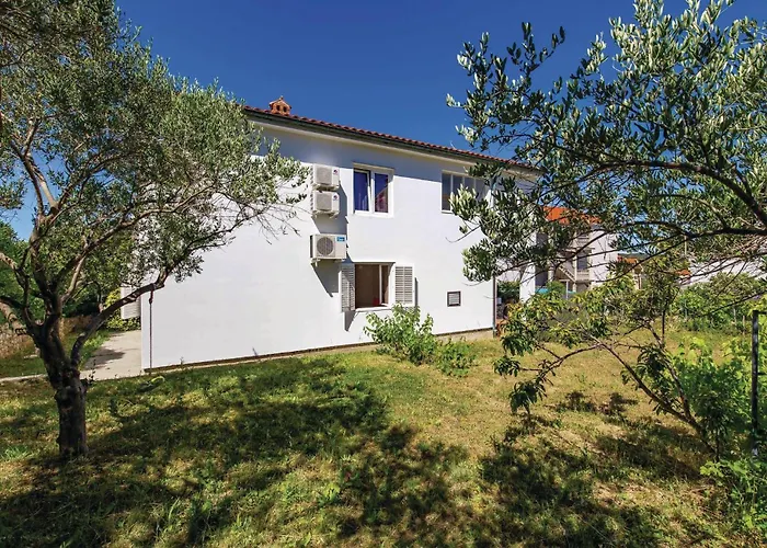 Appartement Lovely In With Wifi Banjol