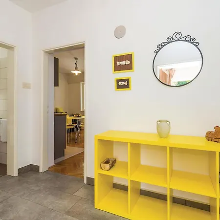 Lovely In With Wifi 公寓 Banjol