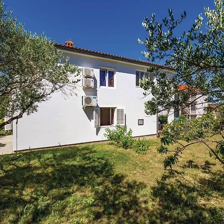 公寓 Lovely In With Wifi Banjol