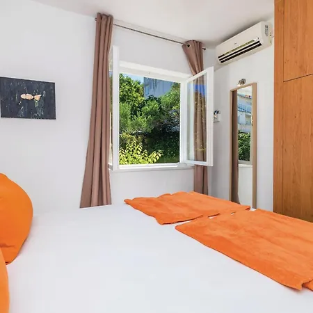 Lovely In With Wifi 公寓 Banjol